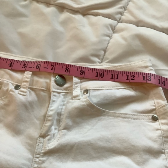 VIP Jeans Womens 3/4 White Destroyed Raw Hem Jeans - Picture 8 of 10